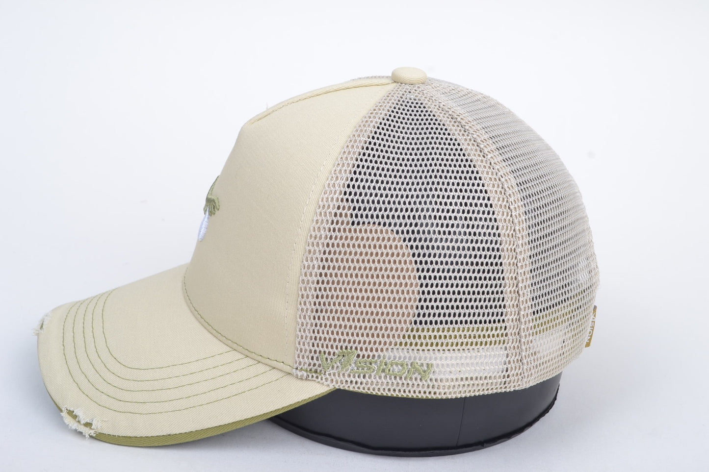 Cream / Olive